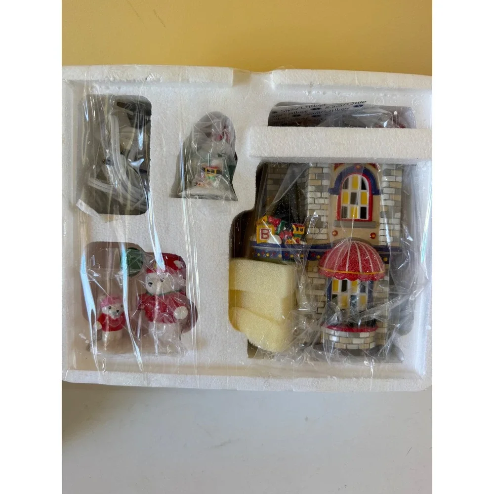 Department 56 Santabear Village Santabear's Toy Shop 56.05825 Set of 3 Retired